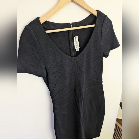 St. John Vintage Navy Blue Knit Short Sleeve Sheath V Neck Dress Size 6 - Picture 2 of 7